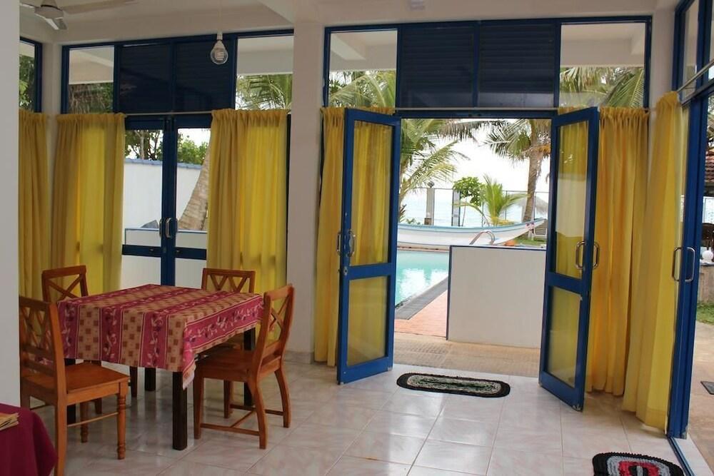 Edelweiss Resort Mirissa Buitenkant foto