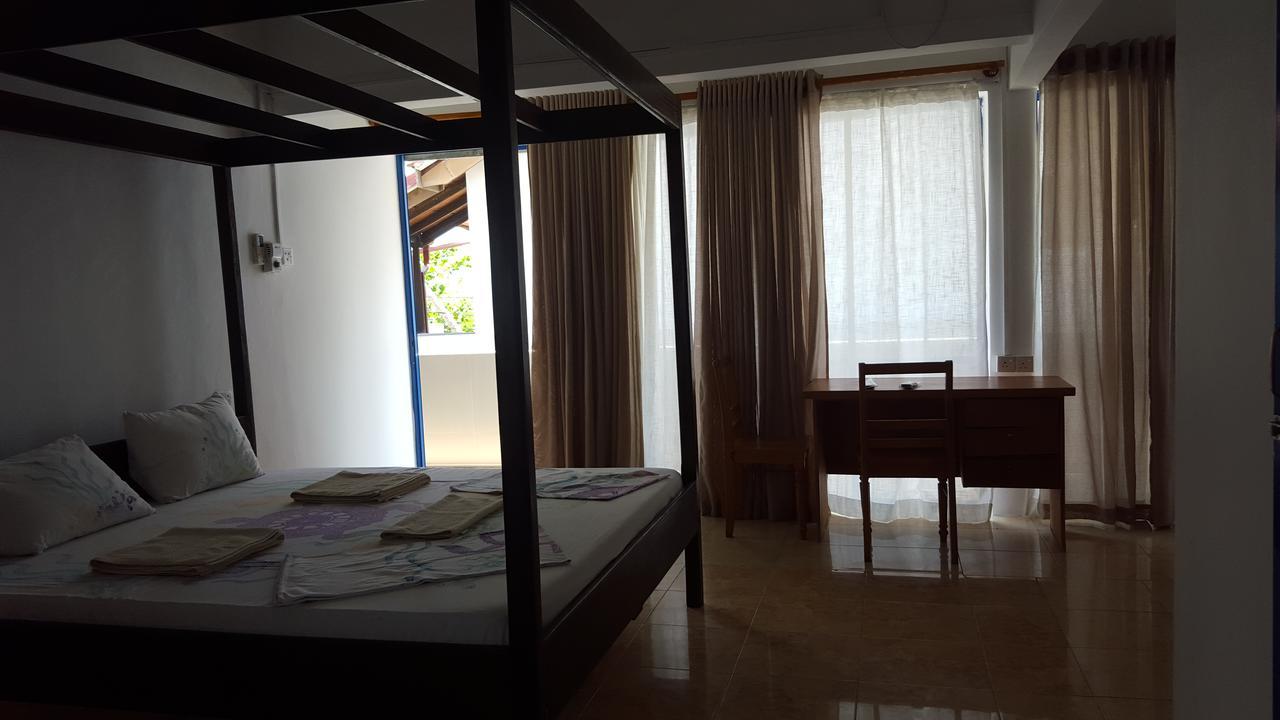 Edelweiss Resort Mirissa Buitenkant foto