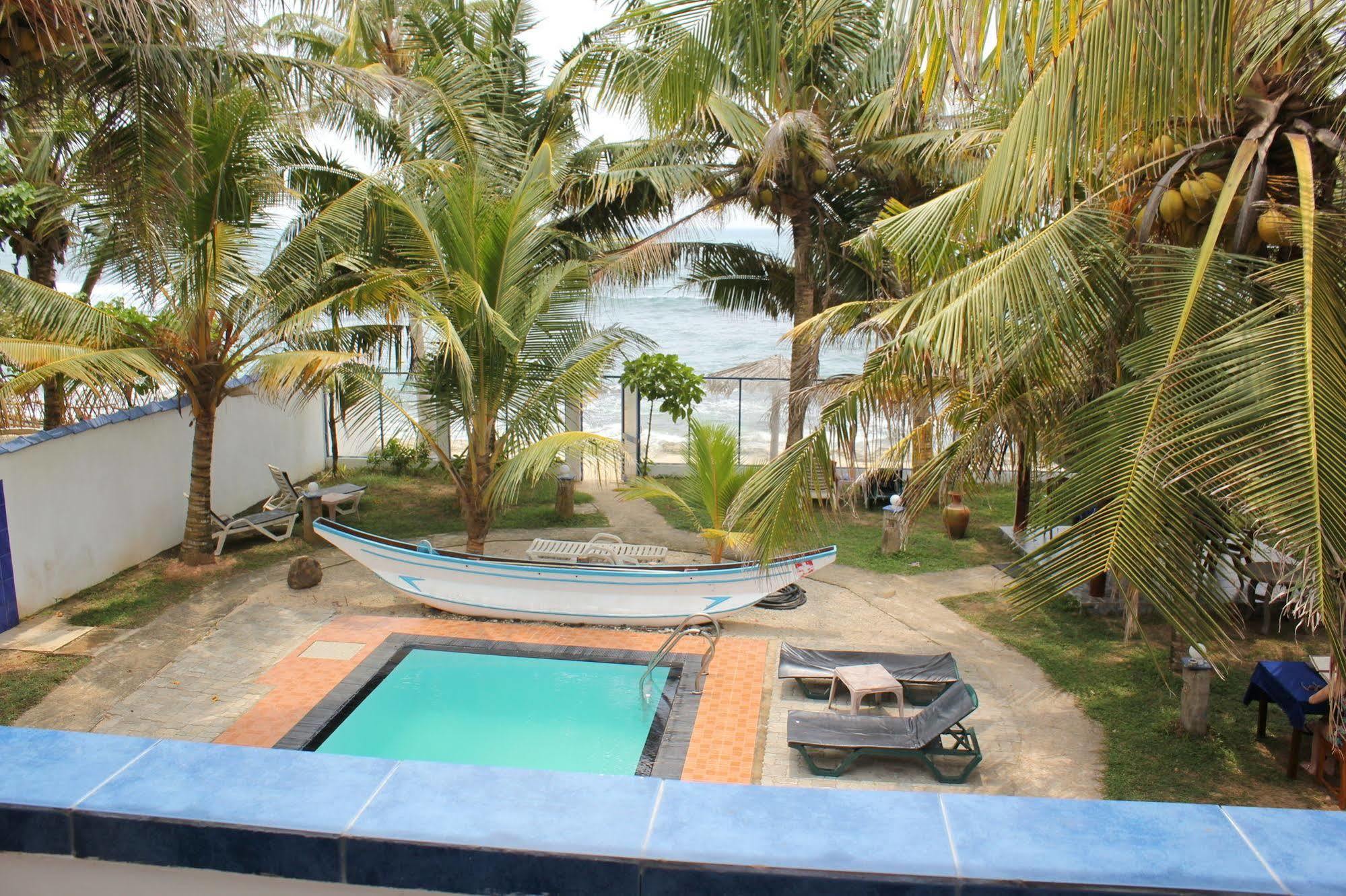 Edelweiss Resort Mirissa Buitenkant foto