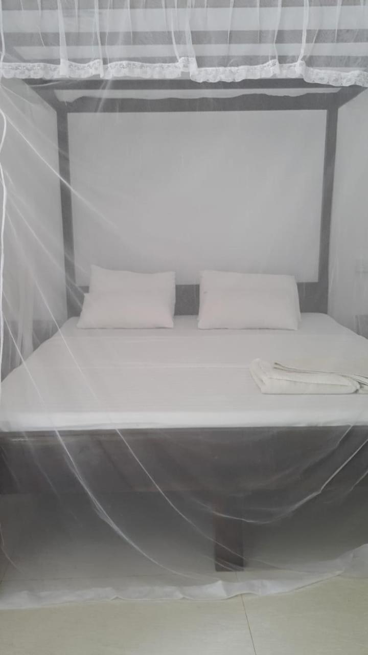 Edelweiss Resort Mirissa Buitenkant foto